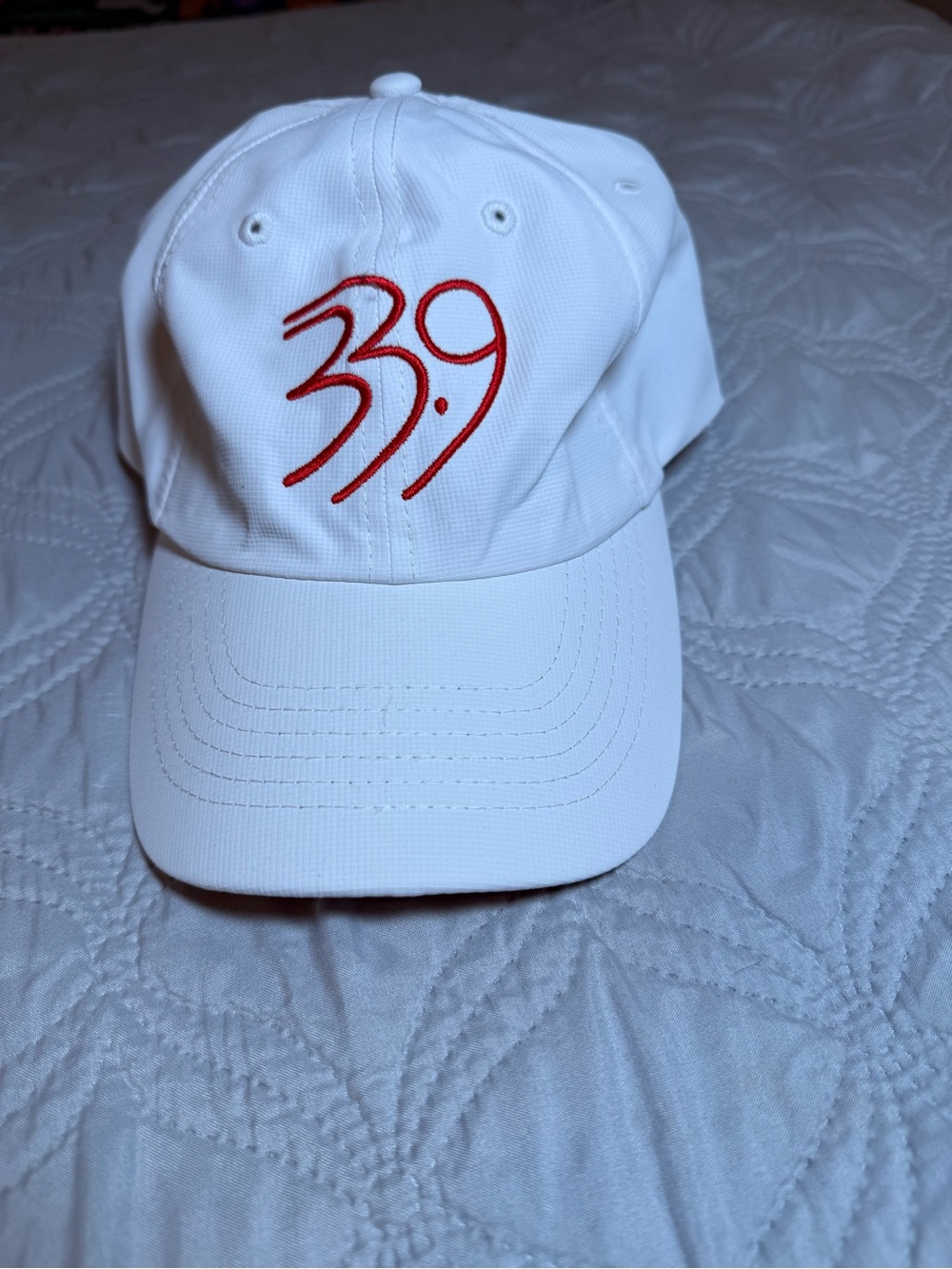 39 White Imperial Performance Golf‎ Hat Adjustable Strapback Cap Red Embroidered